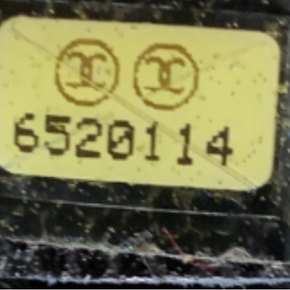 SOLDfirm price- Chanel Vintage Jumbo Caviar Flap - Picture 4 of 17